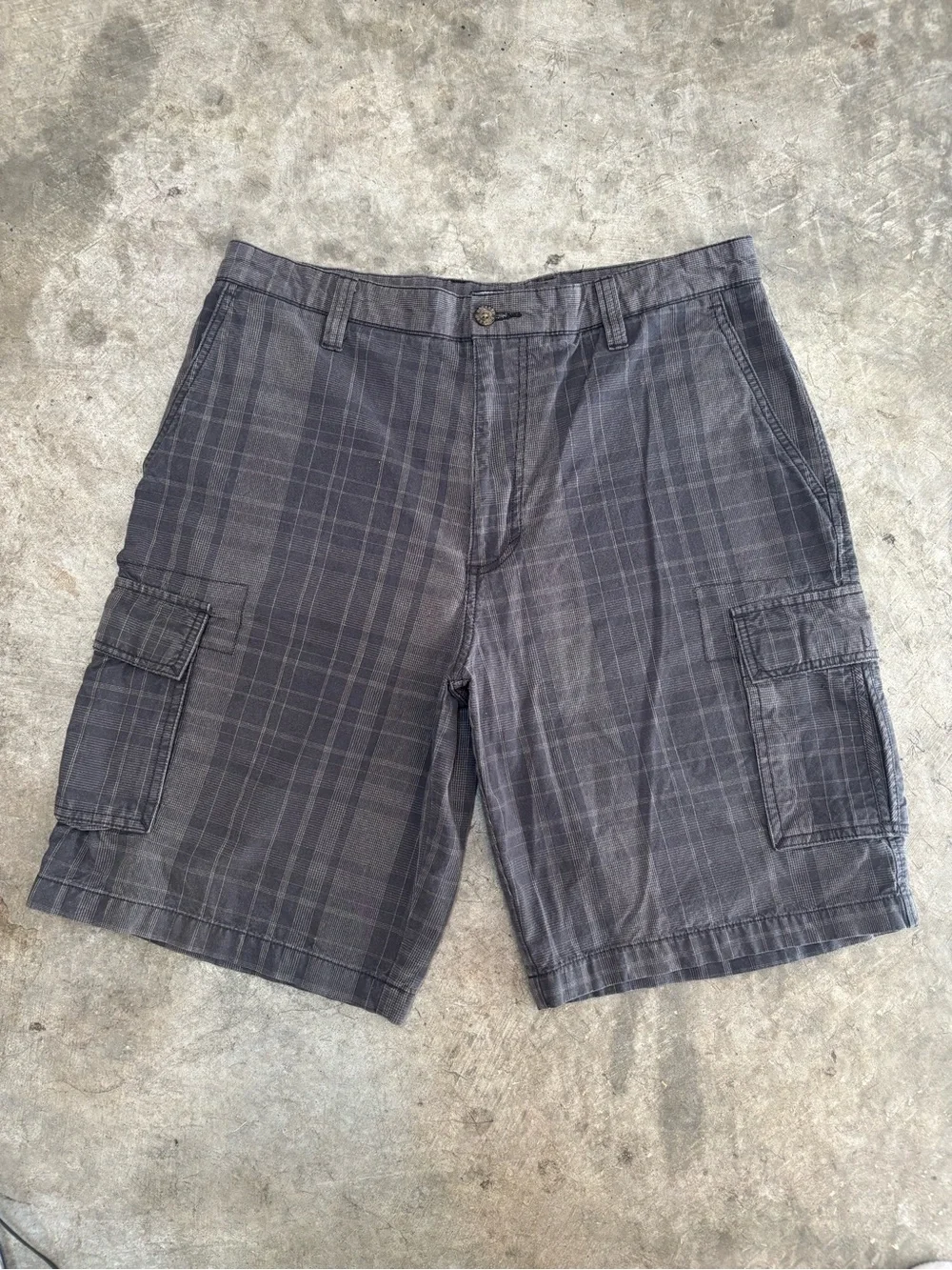 Grunge Grey/Charcoal Plaid Cargo Shorts sz 34